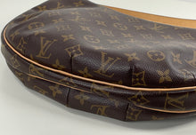 Load image into Gallery viewer, Louis Vuitton croissant MM