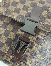 Load image into Gallery viewer, Louis Vuitton damier ebene pochette melville