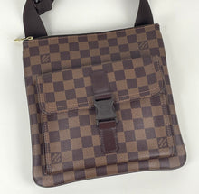 Load image into Gallery viewer, Louis Vuitton damier ebene pochette melville