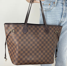 Load image into Gallery viewer, Louis Vuitton Neverfull MM size in damier ebene
