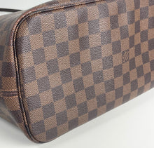 Load image into Gallery viewer, Louis Vuitton Neverfull MM size in damier ebene