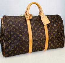 Load image into Gallery viewer, Louis Vuitton keepall 50 in monogram canvas