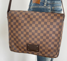 Load image into Gallery viewer, Louis Vuitton Brooklyn MM in damier ebene