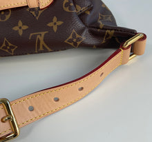 Load image into Gallery viewer, Louis Vuitton bumbag in monogram