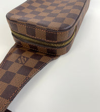 Load image into Gallery viewer, Louis Vuitton geronimos belt/ waist bag
