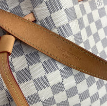 Load image into Gallery viewer, Louis Vuitton girolata in damier azur