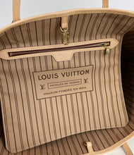 Load image into Gallery viewer, Louis Vuitton neverfull GM in monogram