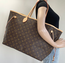 Load image into Gallery viewer, Louis Vuitton neverfull GM in monogram