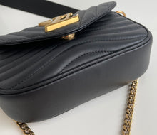 Load image into Gallery viewer, Louis Vuitton new wave multi pochette