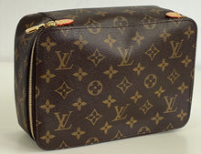 Load image into Gallery viewer, Louis Vuitton packing cube MM monogram