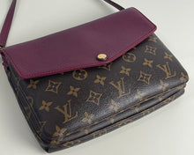 Load image into Gallery viewer, Louis Vuitton pochette twice monogram aurore