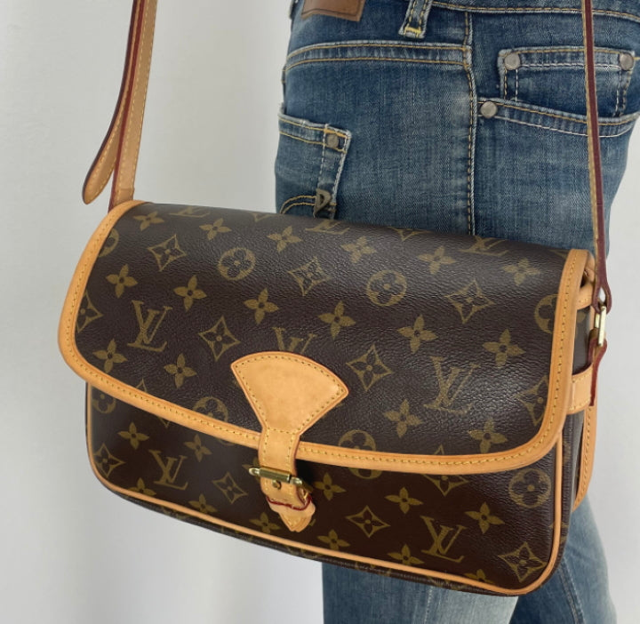 Louis vuitton sologne discount monogram