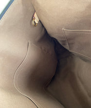 Load image into Gallery viewer, Louis Vuitton totally MM