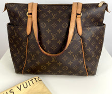 Load image into Gallery viewer, Louis Vuitton totally MM