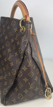 Load image into Gallery viewer, Louis Vuitton artsy MM