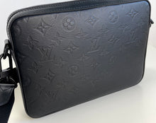 Load image into Gallery viewer, Louis Vuitton duo messenger in monogram shadow