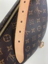 Load image into Gallery viewer, Louis Vuitton bumbag in monogram