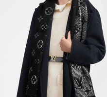Load image into Gallery viewer, Louis Vuitton logomania shine black/ silver