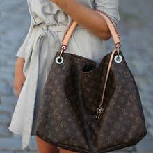 Load image into Gallery viewer, Louis Vuitton artsy MM