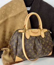 Load image into Gallery viewer, Louis Vuitton Segur in monogram canvas