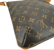 Load image into Gallery viewer, Louis Vuitton musette salsa in monogram