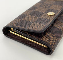 Load image into Gallery viewer, Louis vuitton 6 keyholder in damier