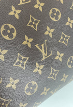Load image into Gallery viewer, Louis Vuitton toiletry 26