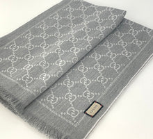 Load image into Gallery viewer, Gucci GG jacquard knitted scarf silver grey