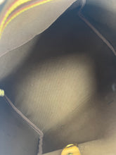 Load image into Gallery viewer, Louis Vuitton speedy 30 in monogram
