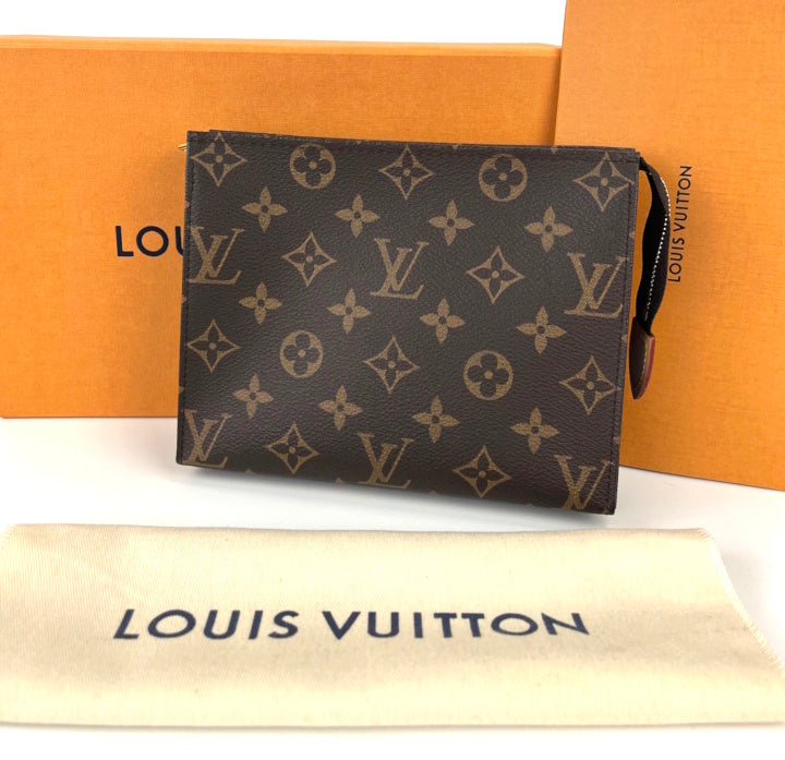 Louis Vuitton toiletry 19