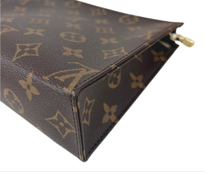 Louis Vuitton toiletry 19
