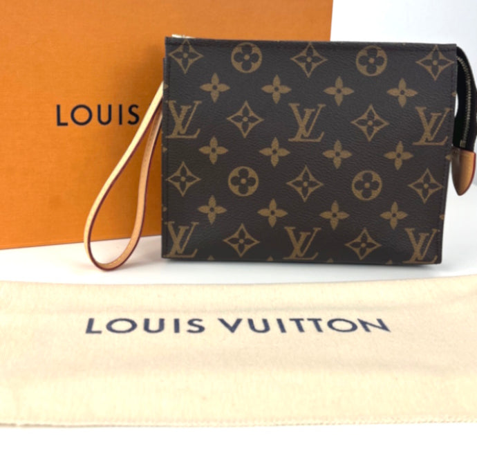 Louis Vuitton toiletry 19 with insert