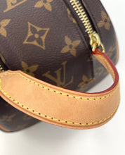 Load image into Gallery viewer, Louis Vuitton monogram dopp kit pouch