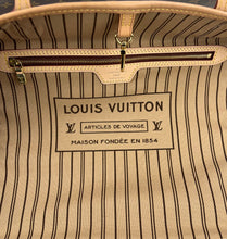 Load image into Gallery viewer, Louis Vuitton neverfull GM in monogram