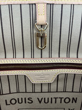 Load image into Gallery viewer, Louis Vuitton neverfull GM in monogram