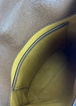 Load image into Gallery viewer, Louis Vuitton musette salsa in monogram