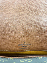 Load image into Gallery viewer, Louis Vuitton musette salsa in monogram