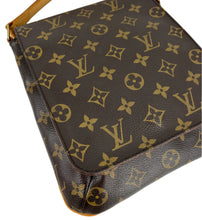 Load image into Gallery viewer, Louis Vuitton musette salsa in monogram