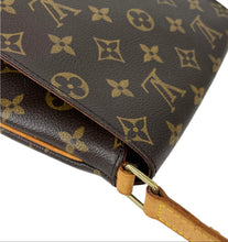 Load image into Gallery viewer, Louis Vuitton musette salsa in monogram