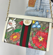 Load image into Gallery viewer, Gucci Supreme Ophidia floral shoulder bag / Clutch