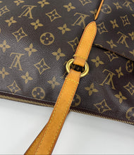 Load image into Gallery viewer, Louis Vuitton totally MM