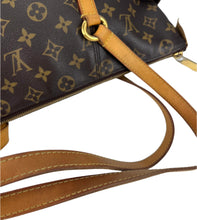 Load image into Gallery viewer, Louis Vuitton totally MM