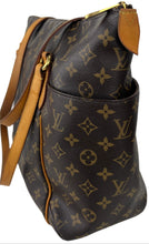 Load image into Gallery viewer, Louis Vuitton totally MM
