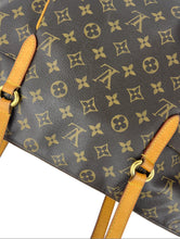 Load image into Gallery viewer, Louis Vuitton totally MM