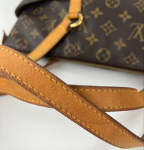 Load image into Gallery viewer, Louis Vuitton totally MM