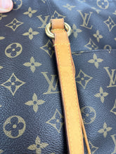 Load image into Gallery viewer, Louis Vuitton totally MM