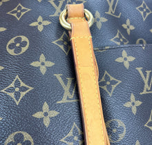 Load image into Gallery viewer, Louis Vuitton totally MM