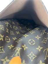 Load image into Gallery viewer, Louis Vuitton totally MM