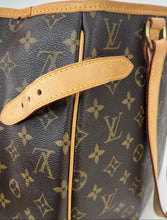 Load image into Gallery viewer, Louis Vuitton batignolles vertical