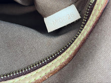 Load image into Gallery viewer, Louis Vuitton batignolles vertical
